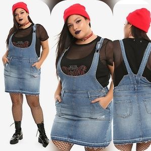 Disstressed denim skirt from hottopic